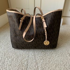 Michael Kors Jet Set large tote